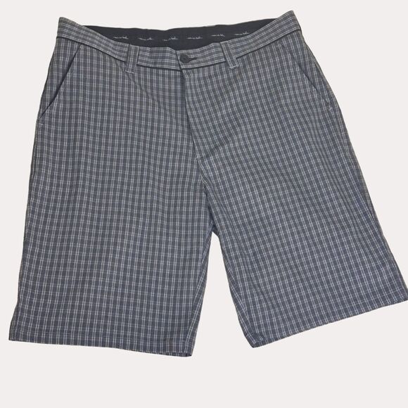 Travis Mathew Golf Shorts Plaid Athletic Athleisure Gray 36 bv - Picture 1 of 6